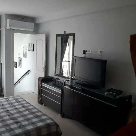 Tenerife Colina Blanca * أذيخي